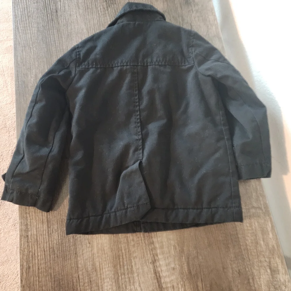 Baby gap coat 4.                 ‎  Bin 20